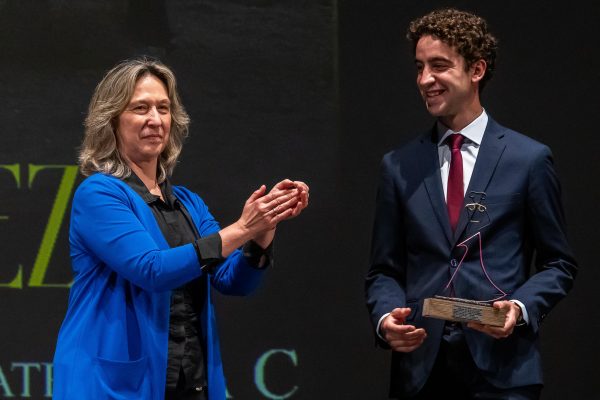 Víctor Hernández, triunfador por segundo año consecutivo de la Feria de Guadalajara