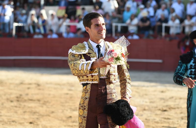 Daniel Crespo corta una oreja en la primera semifinal de la Copa Chenel 