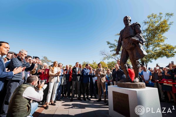 Descubierta en Las Ventas la estatua homenaje a Antonio Chenel «Antoñete»