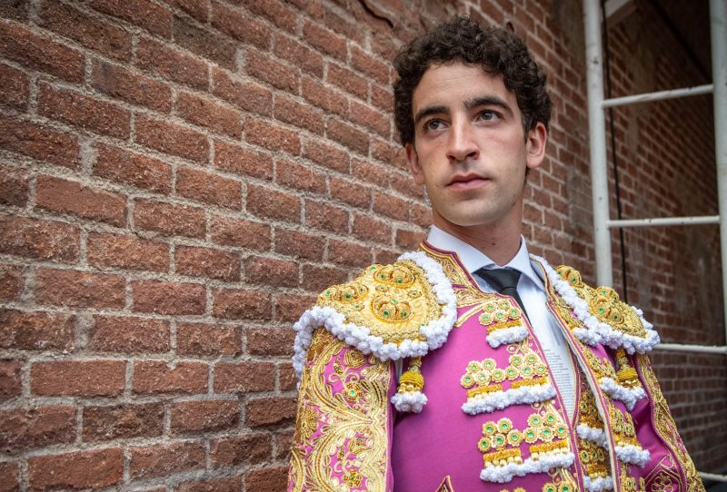 Víctor Hernández se anuncia en una de las grandes citas de la Feria de Abril