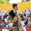 Manuel Diosleguarde corta las dos orejas a un importante “Caramelo” en Daganzo de Arriba