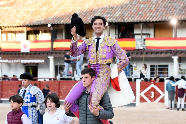 García Pulido no falla y corta dos orejas en una interesante tarde en Colmenar de Oreja