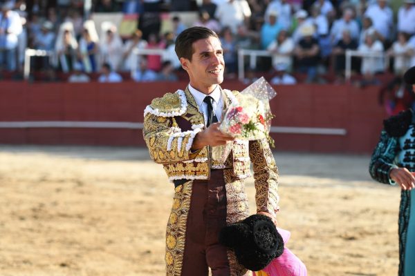 Daniel Crespo corta una oreja en la primera semifinal de la Copa Chenel 