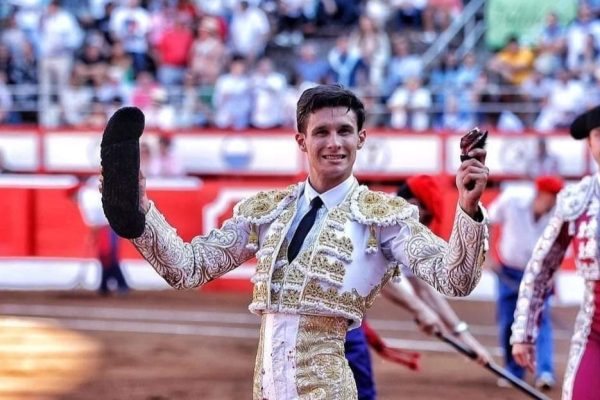 Manuel Diosleguarde: «Entro en la Copa Chenel porque el formato busca jóvenes con proyección que aún no estamos en todas las ferias, y creo que mi perfil se ajusta a la perfección»