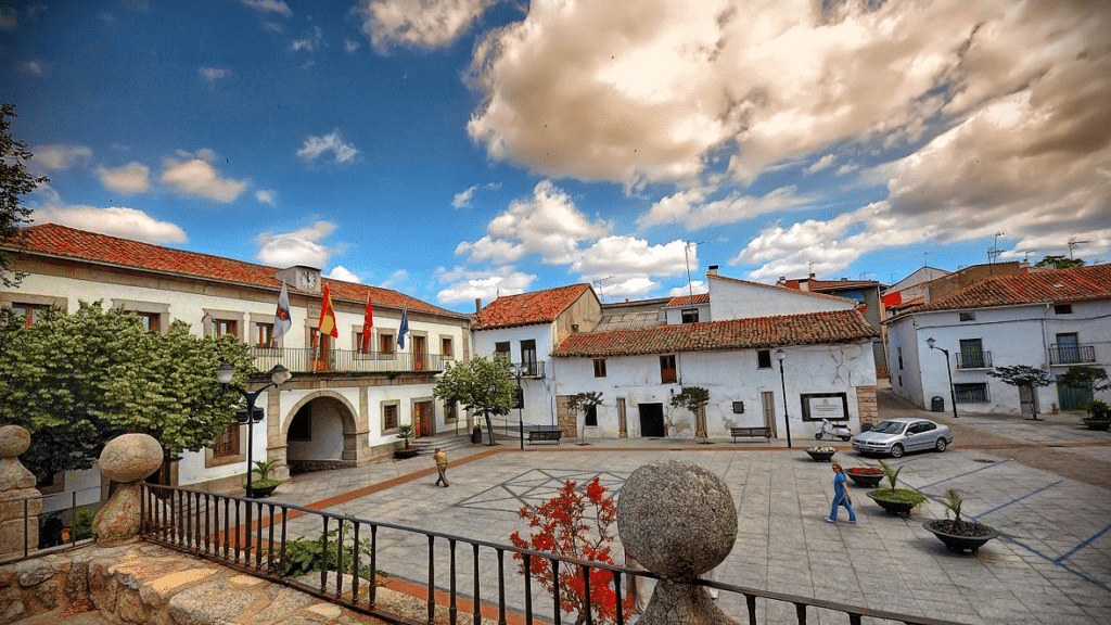 San Martín de Valdeiglesias aúna su gran tradición taurina con un imponente legado histórico y cultural