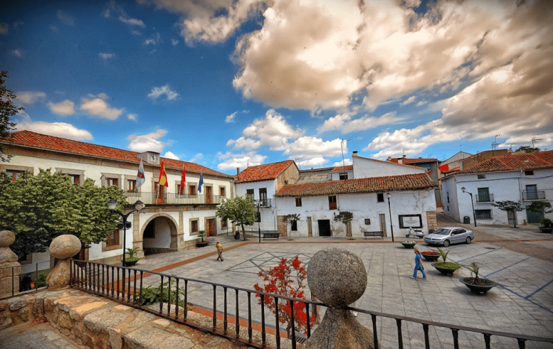 San Martín de Valdeiglesias aúna su gran tradición taurina con un imponente legado histórico y cultural