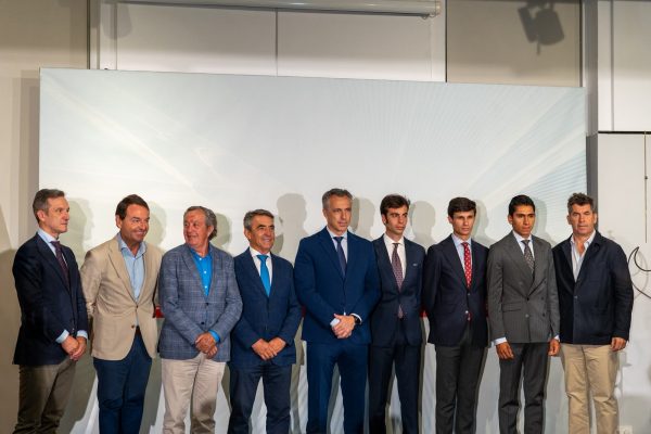 El consejero Carlos Novillo preside la presentación de la Gran Final de la Copa Chenel en Las Ventas