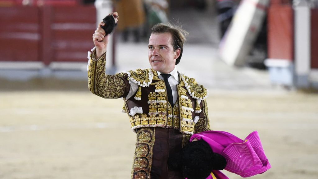 Javier Cortés corta una oreja en la primera semifinal de Chinchón